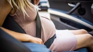 femme enceinte voiture