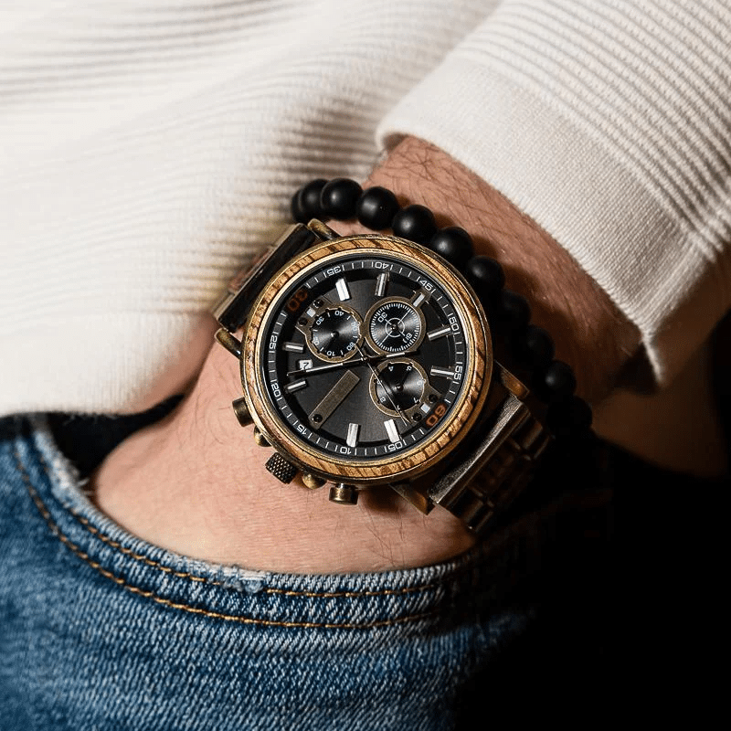 une belle montre en bois