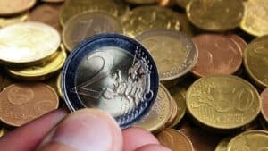 pièce de deux euros qui vaut 4500€