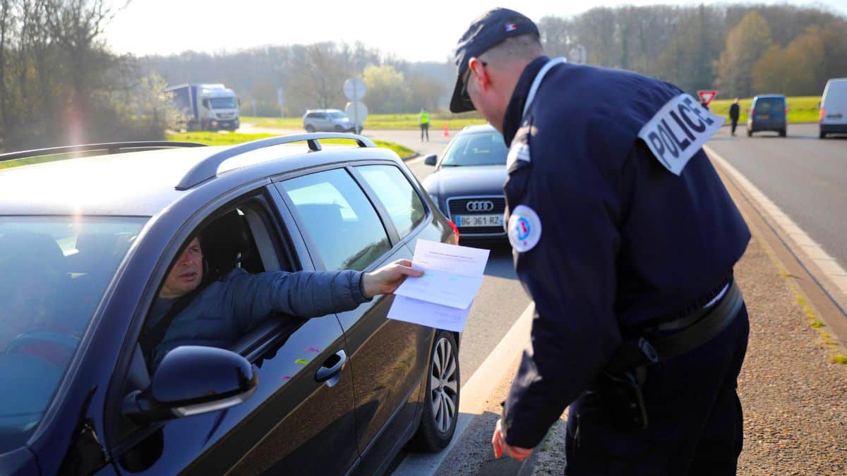 automobilistes les personnes âgées de plus de 68 ans ont l’interdiction formelle de conduire ce type de véhicules sur les routes dans ce pays voisin