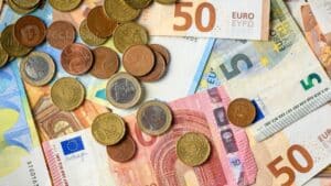 c'est confirmé les banques vont limiter les comptes courants à 3.000€ à partir de cette date annoncée