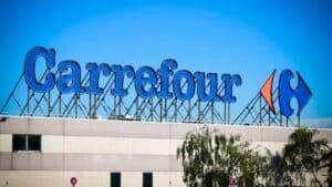 c’est officiel, voici la liste des 39 hypermarchés et supermarchés carrefour qui vont changer de main en 2025