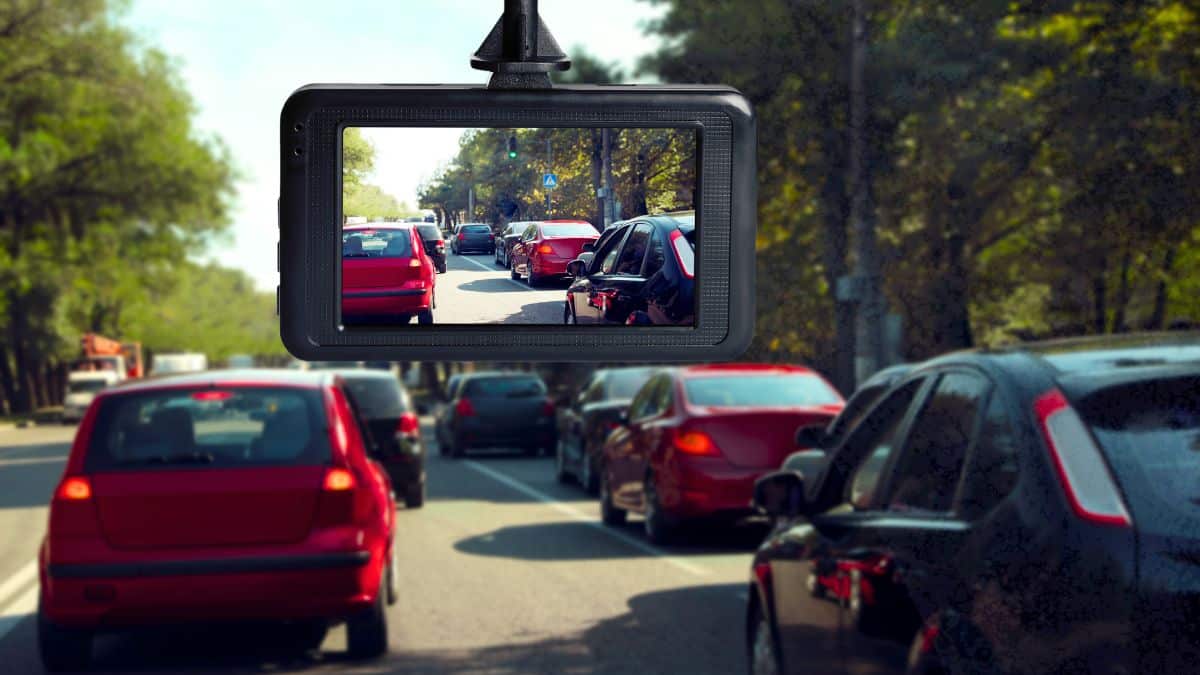 des systèmes de surveillance, y compris des caméras, seront obligatoires dans les véhicules en 2025