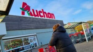 j'ai connu auchan humain, mais là... je suis choquée, 2.400 emplois bientôt supprimés chez auchan et la colère gronde