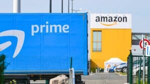 mauvaise nouvelle chez amazon cette purge inédite avec 14.000 suppressions d’emplois définitives