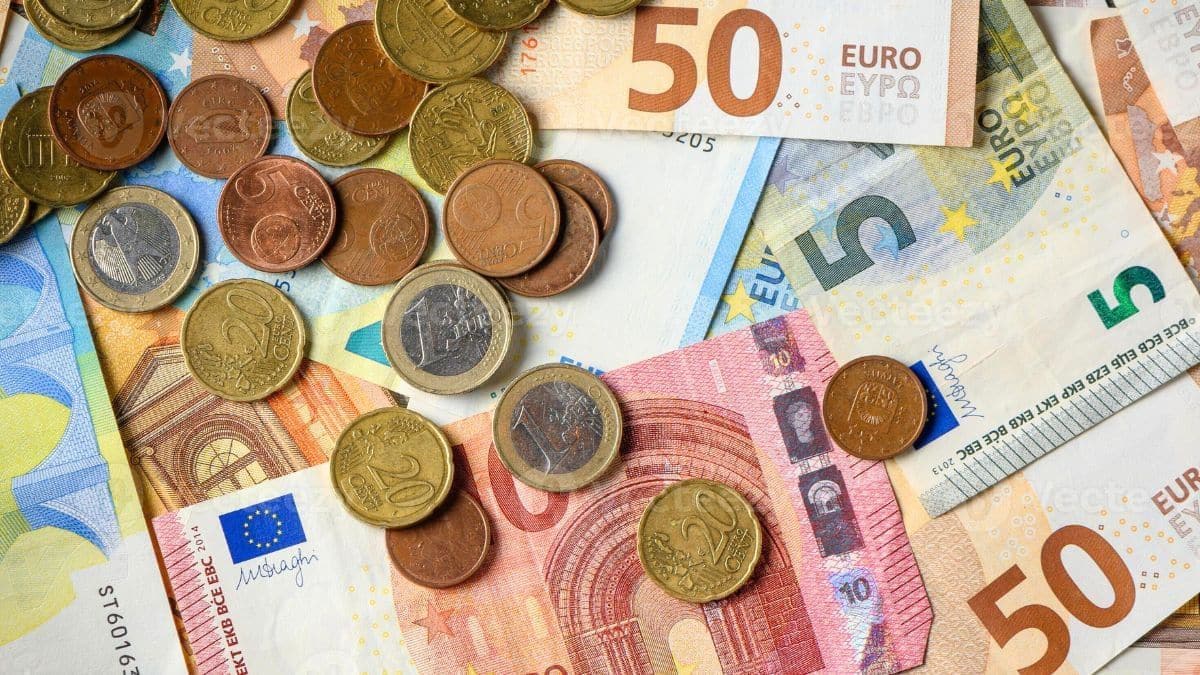 c'est officiel les banques limiteront les comptes courants à 2.000 euros à partir de cette date