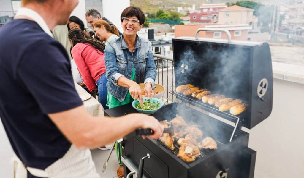 barbecue aménagement coin repas cour